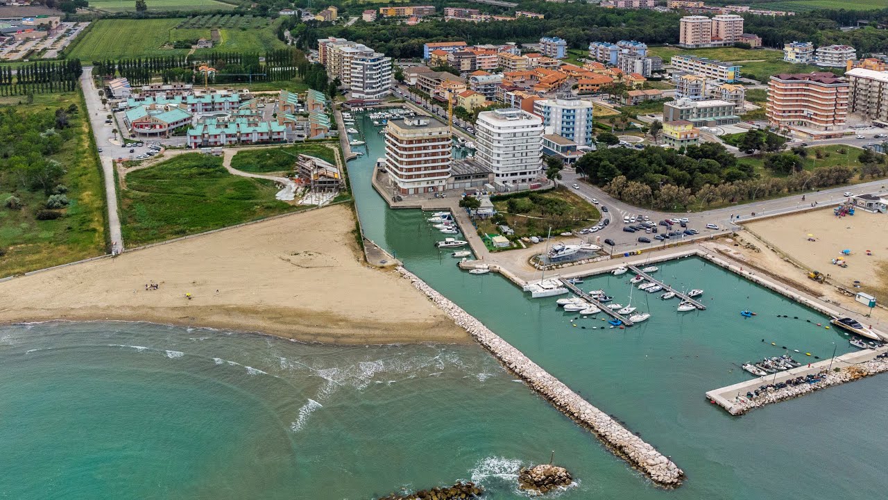 Marina di Montenero - Molise dall'alto 4k