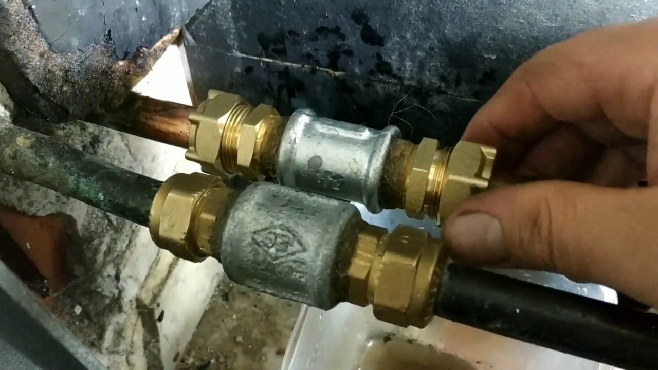 Aggiustare un tubo in rame che perde acqua