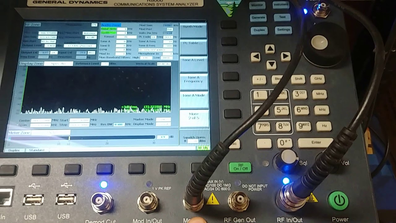 Sinad a Codan radio with a R8000 service monitor