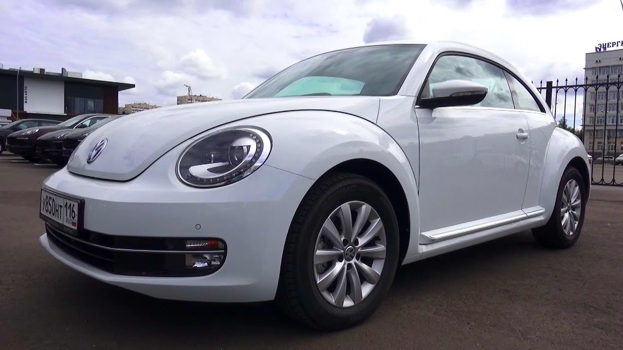 2015 Volkswagen Beetle. Start Up, Engine, and In Depth Tour.