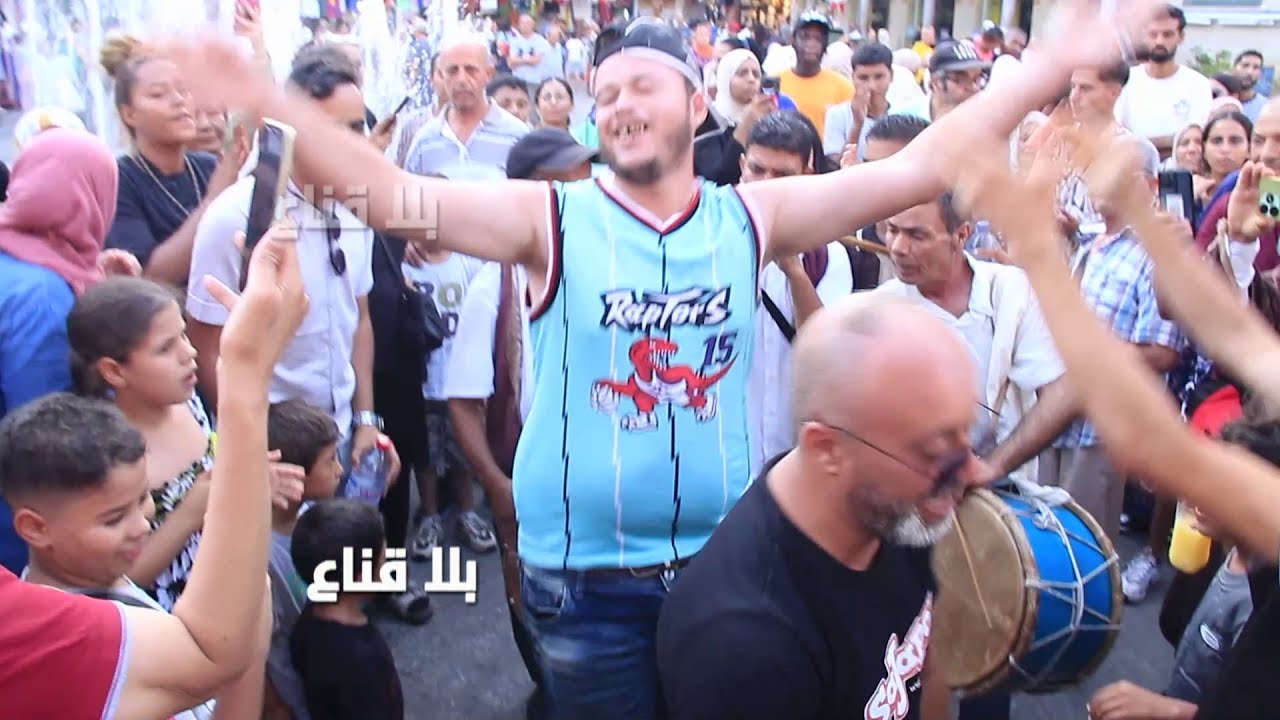 احتفالا ت وأجواء عالمية..مئات النساء والرجال يتجمهرون بالعاصمة بحضور السياح ومشاهد قد تراها لأول مرة