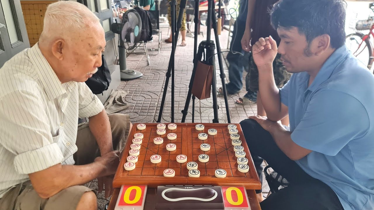 Chú Việt Xích Lô kỵ mầu Minh La | đánh như lên đồng !