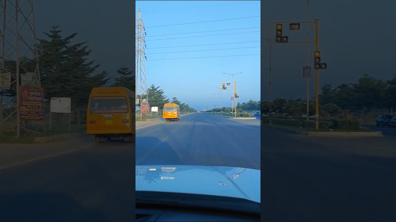 St. Xavier's School Bus Jumping Red Light on the International Airport Road in Mohali 😡