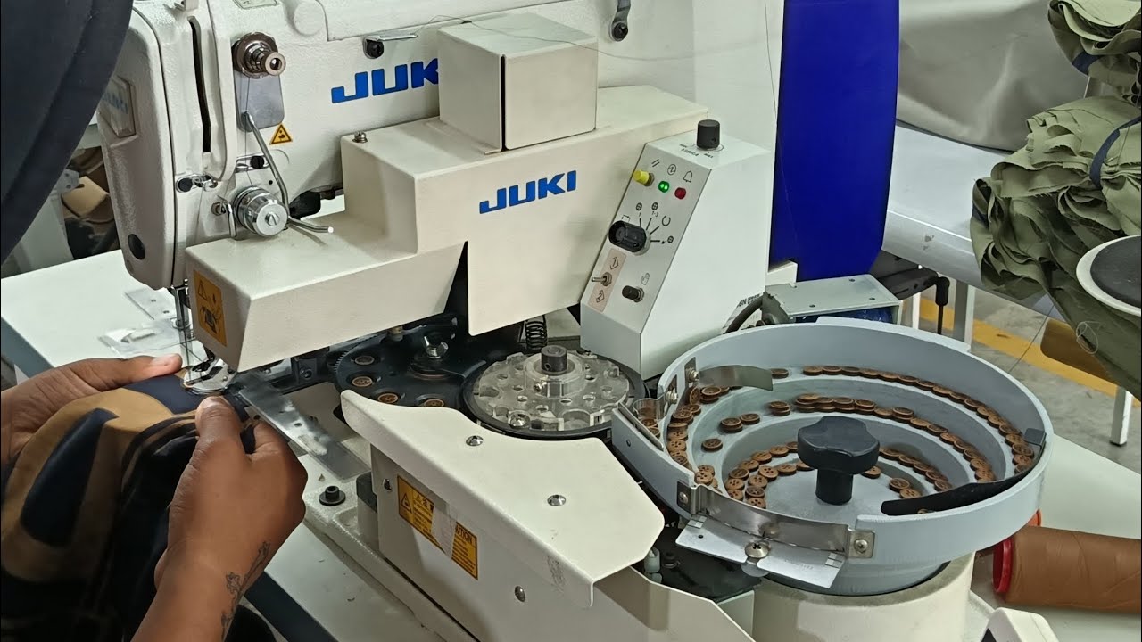Maquina Botonera con alimentador automático de botones LK1903BN/BR35.