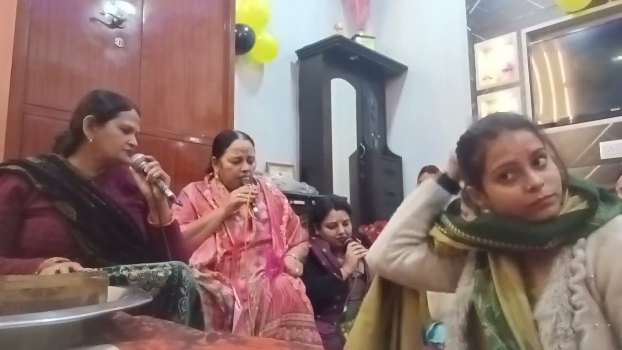 Radhey Radhey channel subscribe kre bhajan ka anand le aur Radhey Radhey  likhe