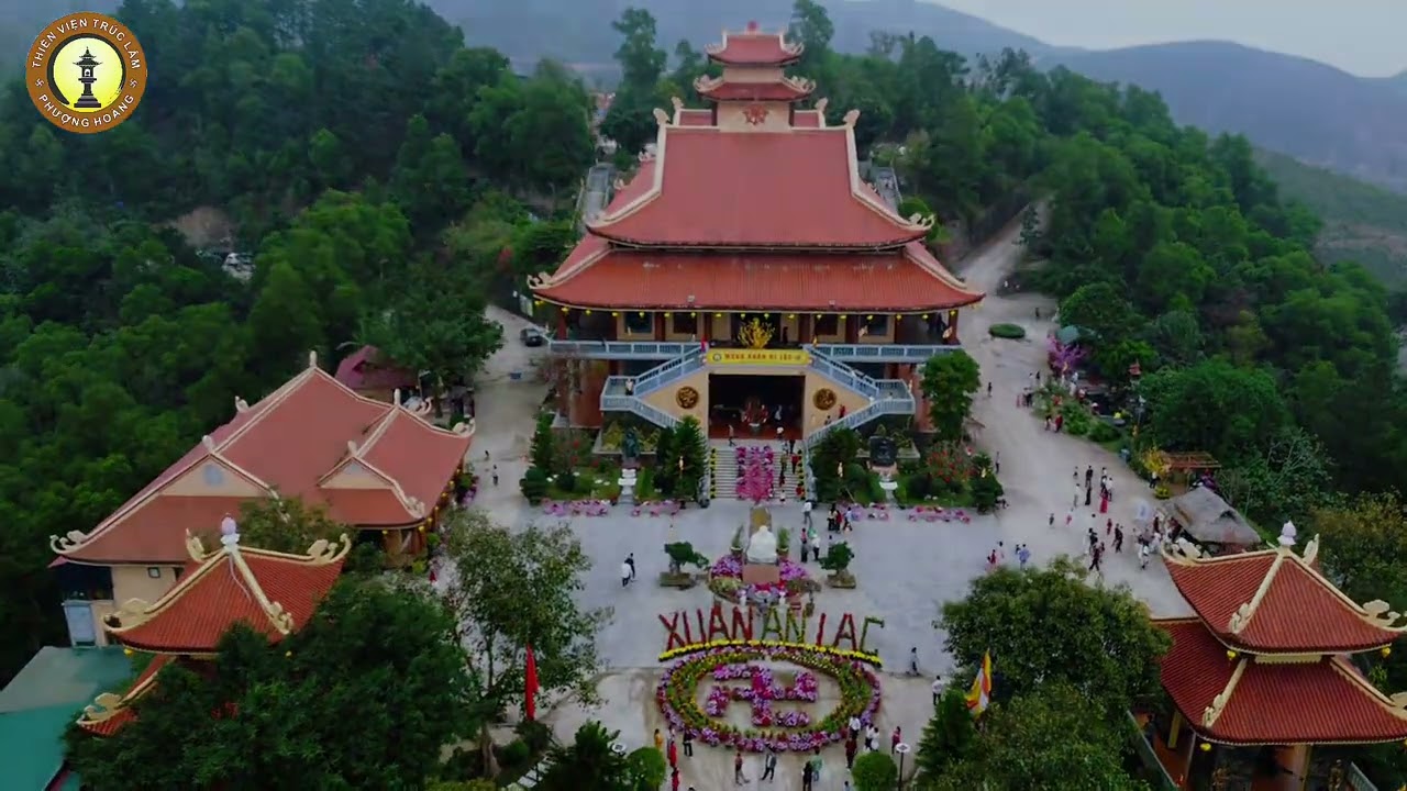 Không khí xuân mồng một tết tại thiền viện trúc lâm phượng hoàng