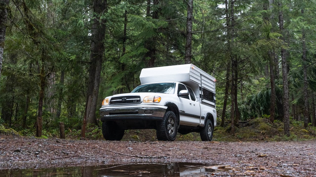 A Lonely Night Deep in the Forest [Solo Truck Camping]