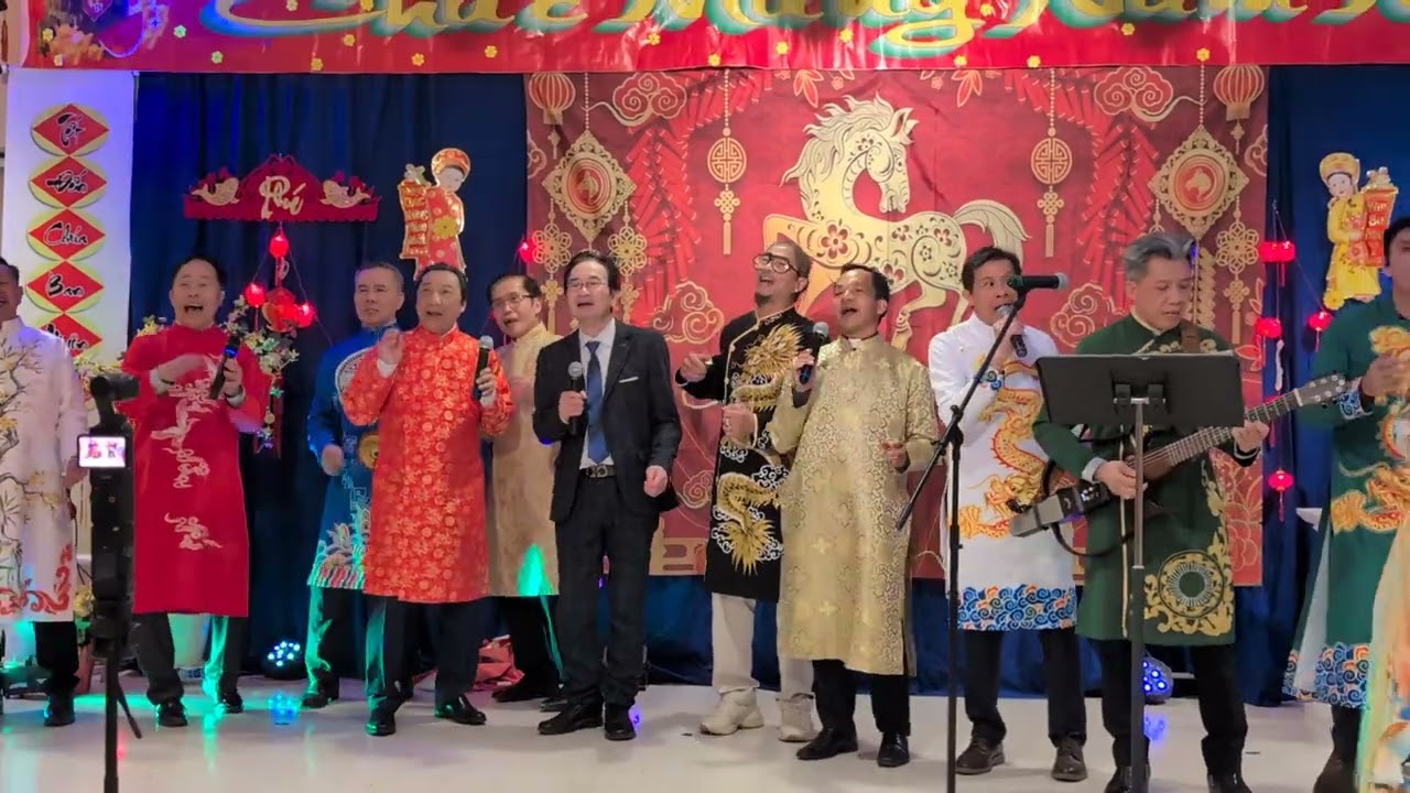15 - Tốp ca Nam (Xuân Đã Về).Trình diễn: Cha Chính và các anh