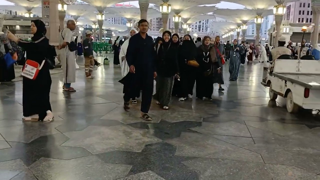 Pesona pelataran masjid Nabawi Madinah