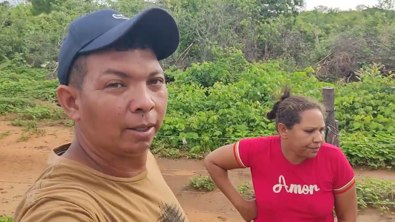 HOJE FOI O DIA DE PLANTAR MILHO NO QUINTAL