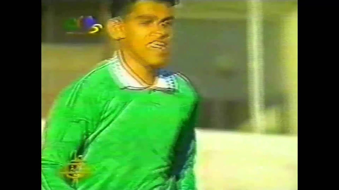هدف اللاعب أحمد المصلي في مرمى إنتر ميلان عام 1997م