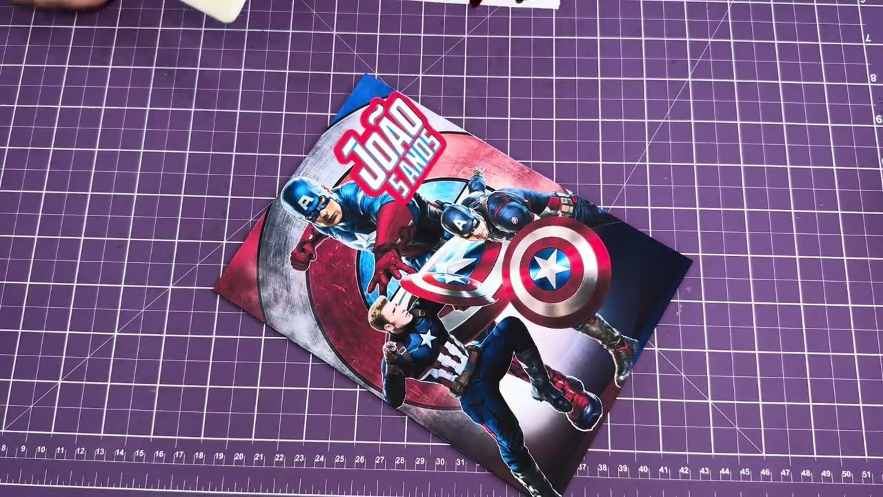 Como fazer kit de colorir personalizado sem máquina de corte na tesoura ✂️