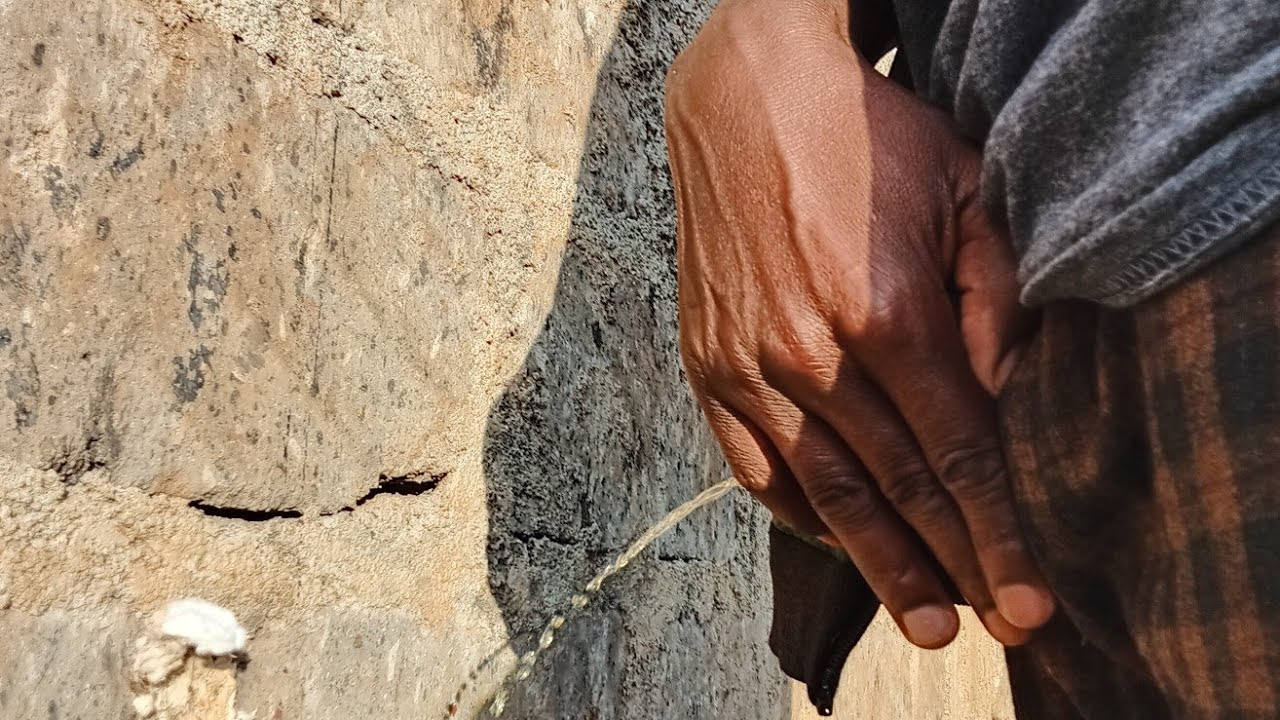 How Men helps themselves by the Roadside in Plain view of the public 