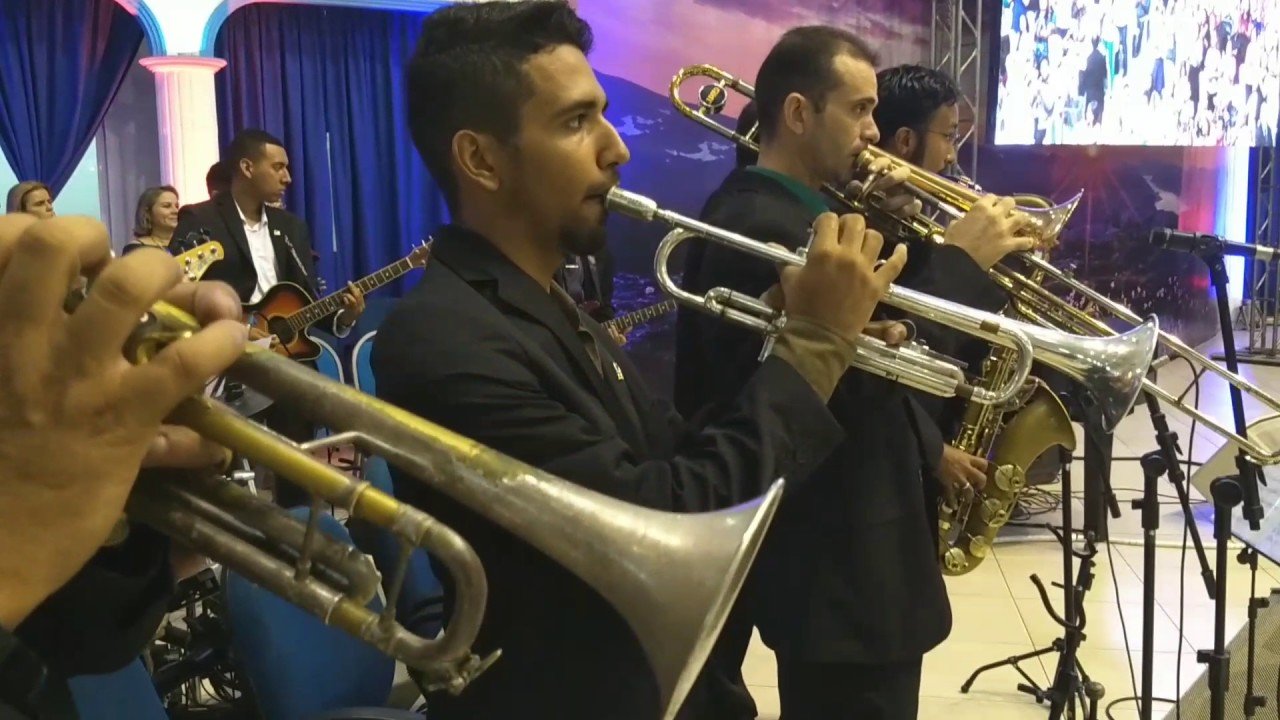 Ozéias de Paula na assembléia de Deus ministério Canaã
