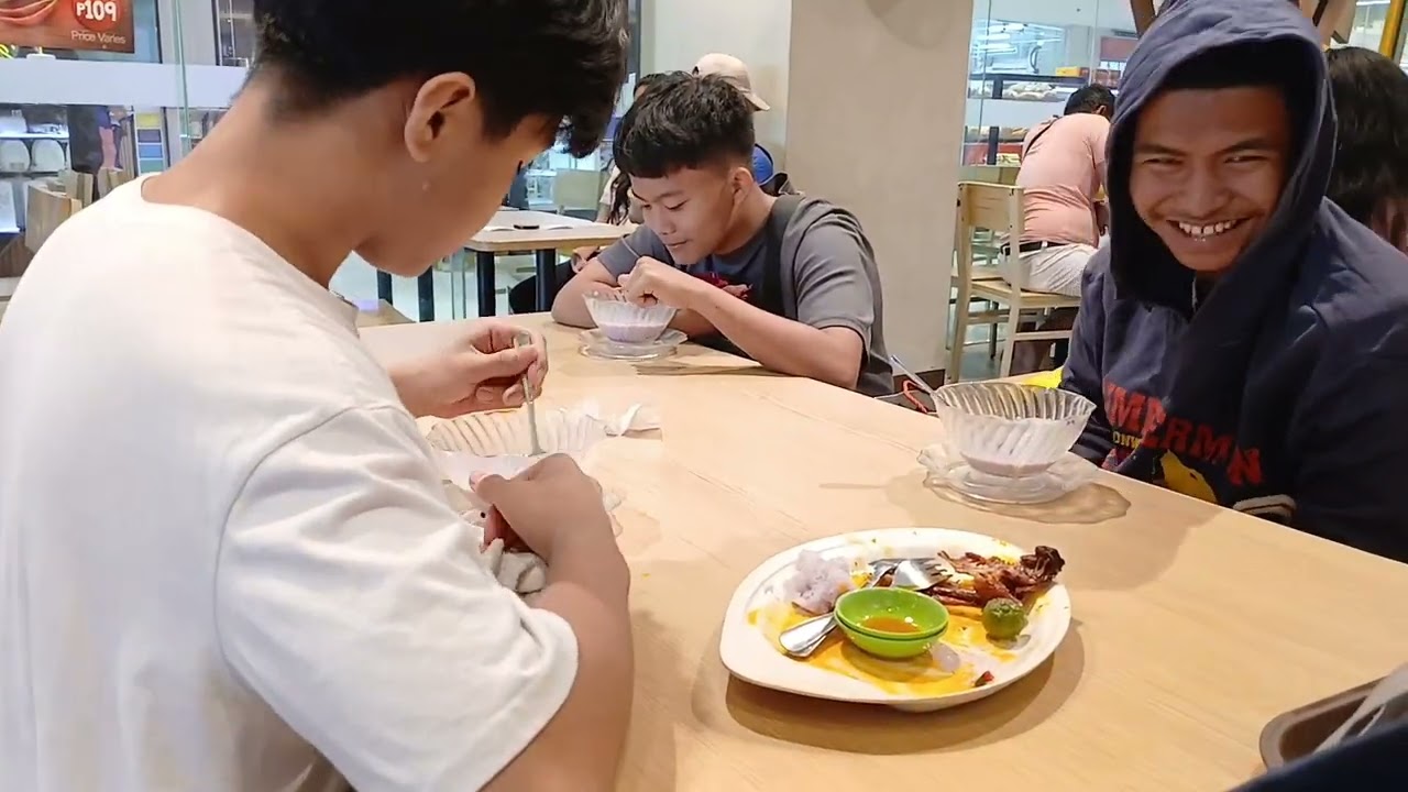 GRABE ANG INIT NG ARAW PINAKAIN KAMI. NI RON NG HALOHALO SA WALTER MART   .