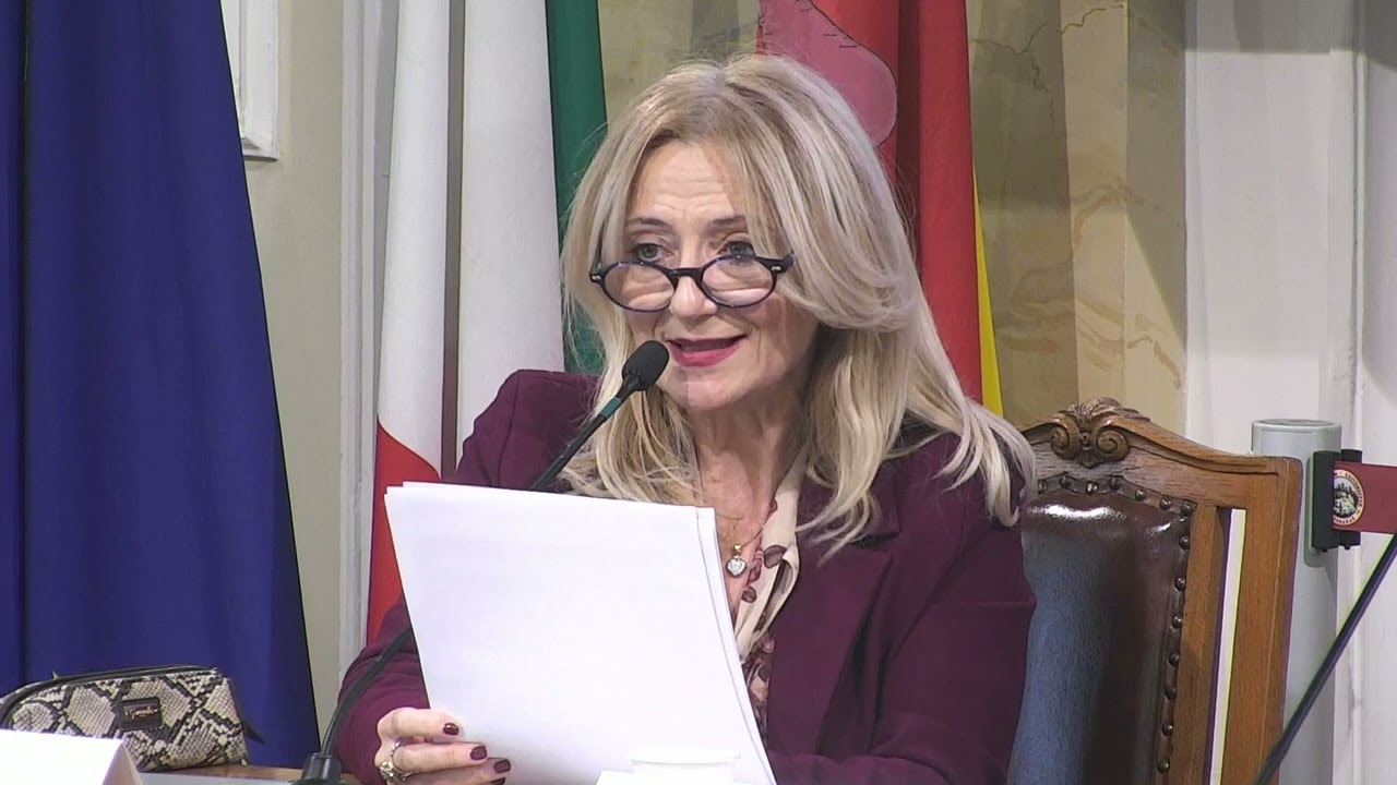 Annamaria Urso, L'invenzione di una città tra le nuvole negli 
