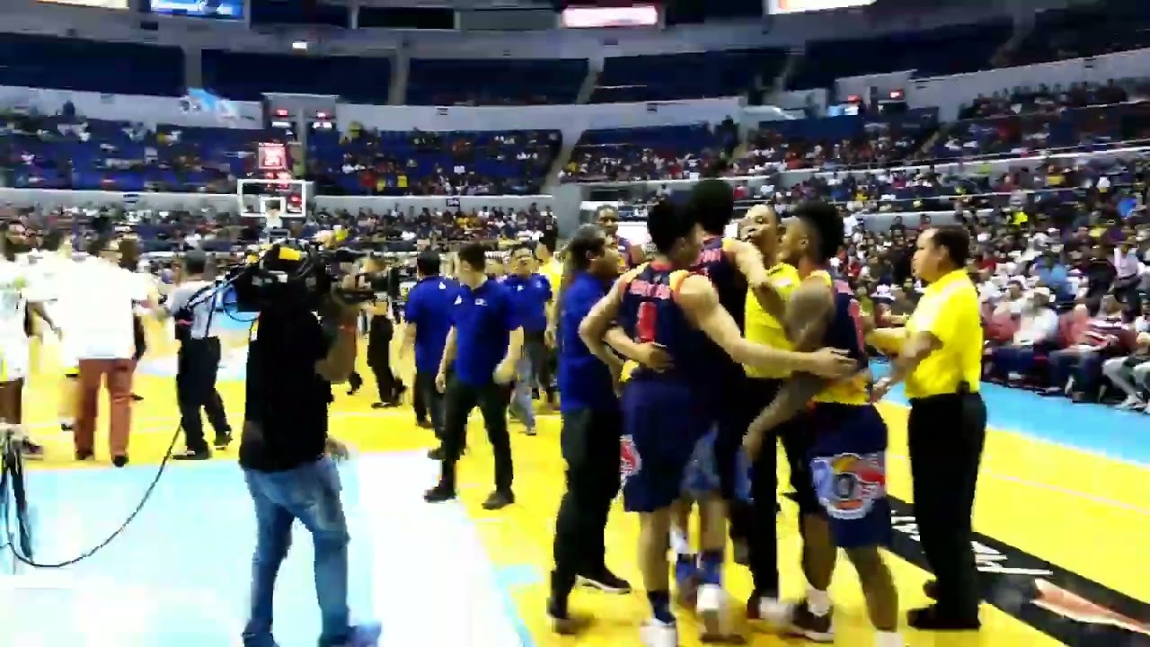 PBA Fight! Kelly Nabong, namakyu ng Rain or Shine players! (2018)