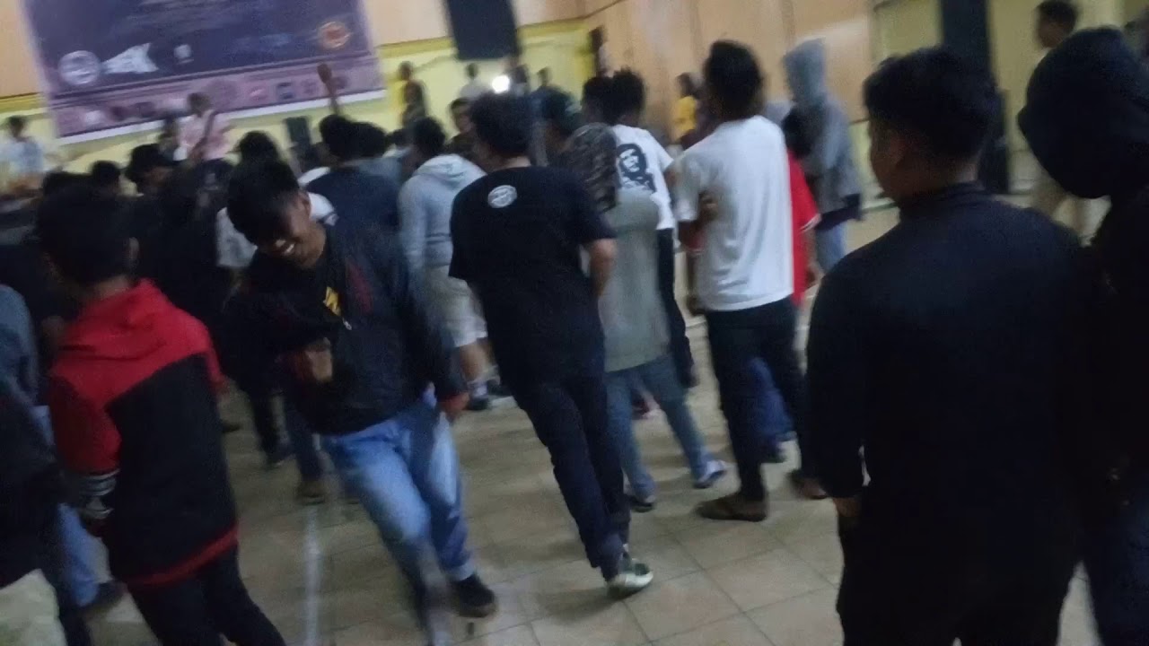 Acara penolakan RUU MUSIK      oleh molotov dairi