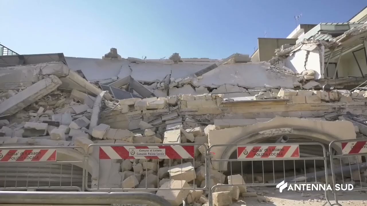 31 AGOSTO 2024 LATIANO PALAZZO CROLLA IN PIENO CENTRO, IL VIDEO DEL COLLASSO
