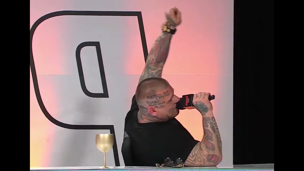 Popek parodiuje hymn Polski! Na konferencji prime mma #famemma #mma #primemma #tiktok #popek #walka