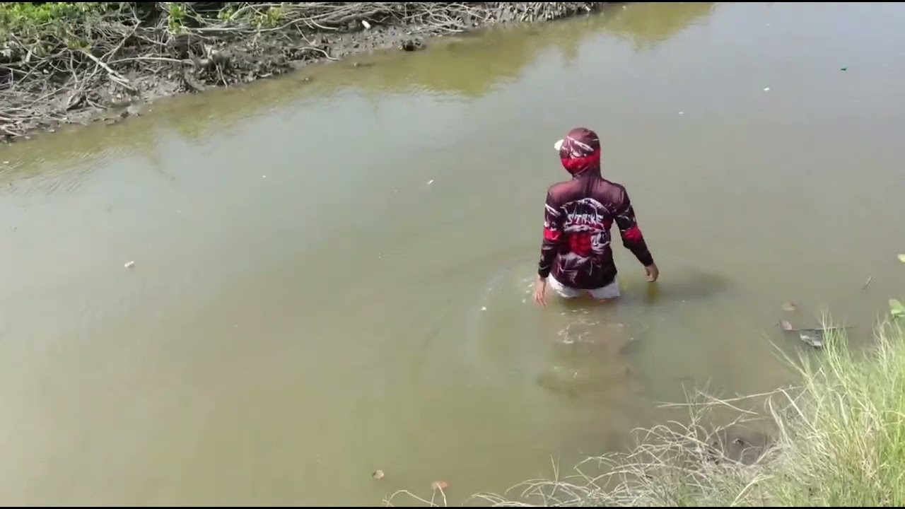 PASANG PUKAT JARING DI MUARA DAN HASILNYA SANGAT MENGEJUTKAN