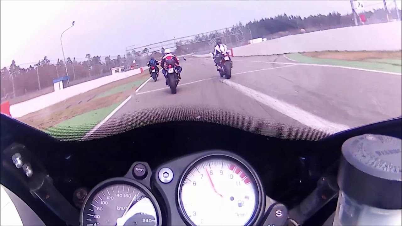 Honda VTR 1000 Firestorm Hockenheimring Touristenfahrt 24.3.2019  mein 1. Turn