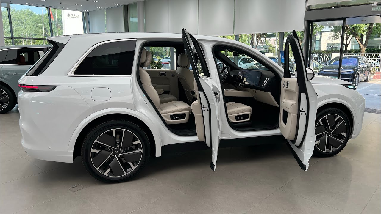 2025 NEW LiAuto L8 PHEV 6-Seater 1415km range under $48,700 review | LiAuto | China 🇨🇳