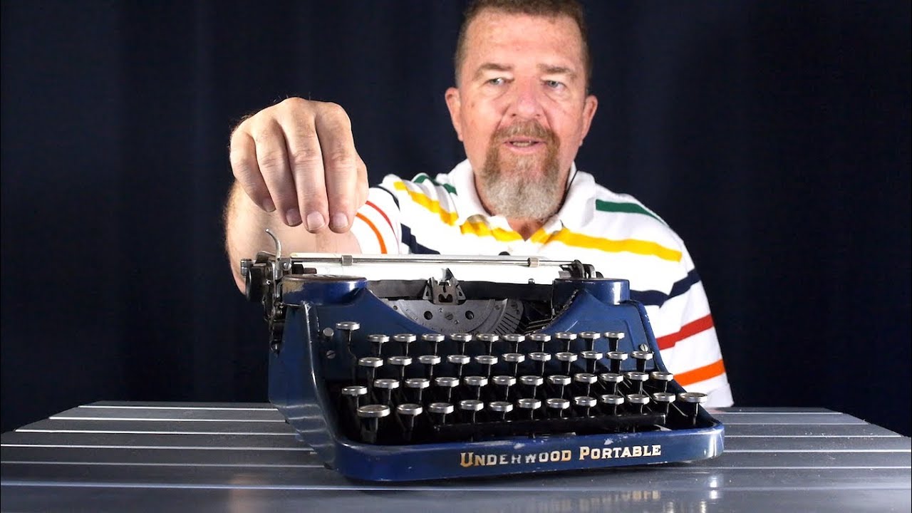 Typewriter Video Series - Episode 86: Underwood Portable Ribbon Reverse