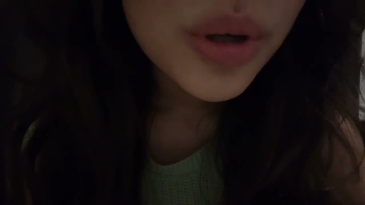 ASMR corto hablando bajito y susurrando :)