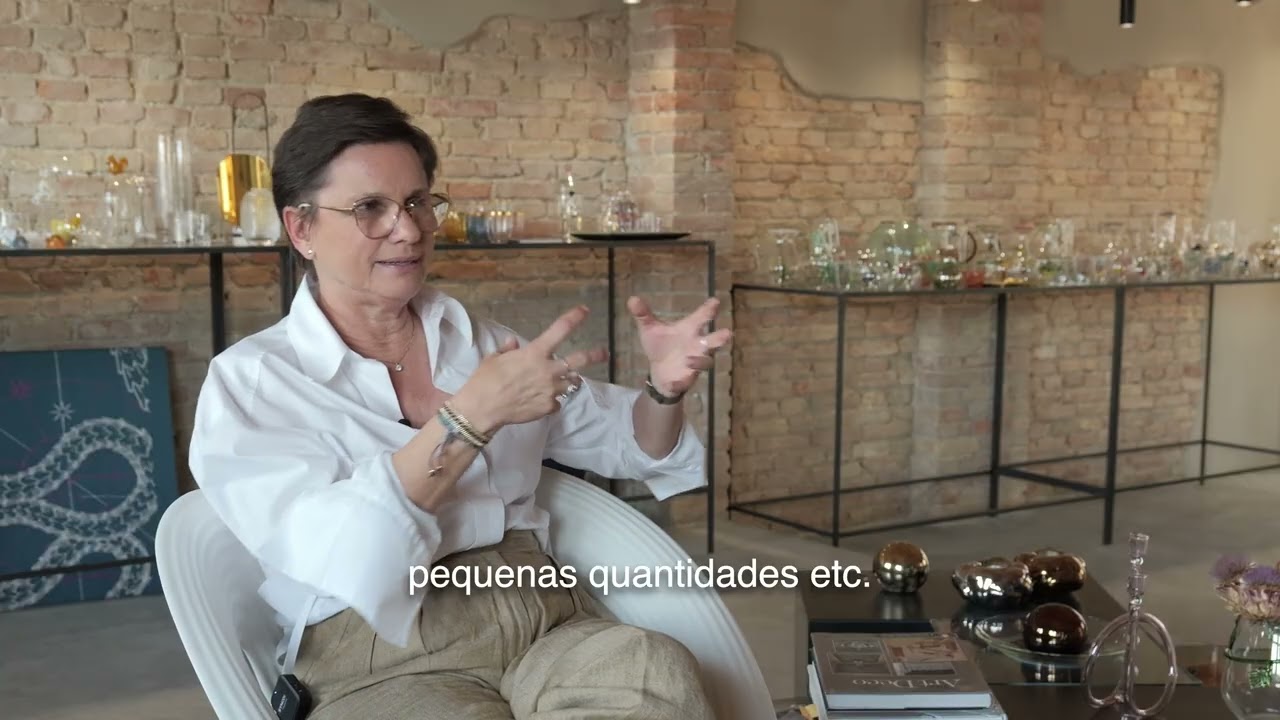 A francesa que trocou a marca Louis Vuitton pelo saber italiano