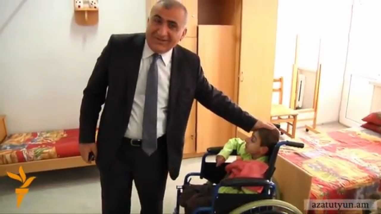 Լքված երեխաները չեն դադարում սպասել