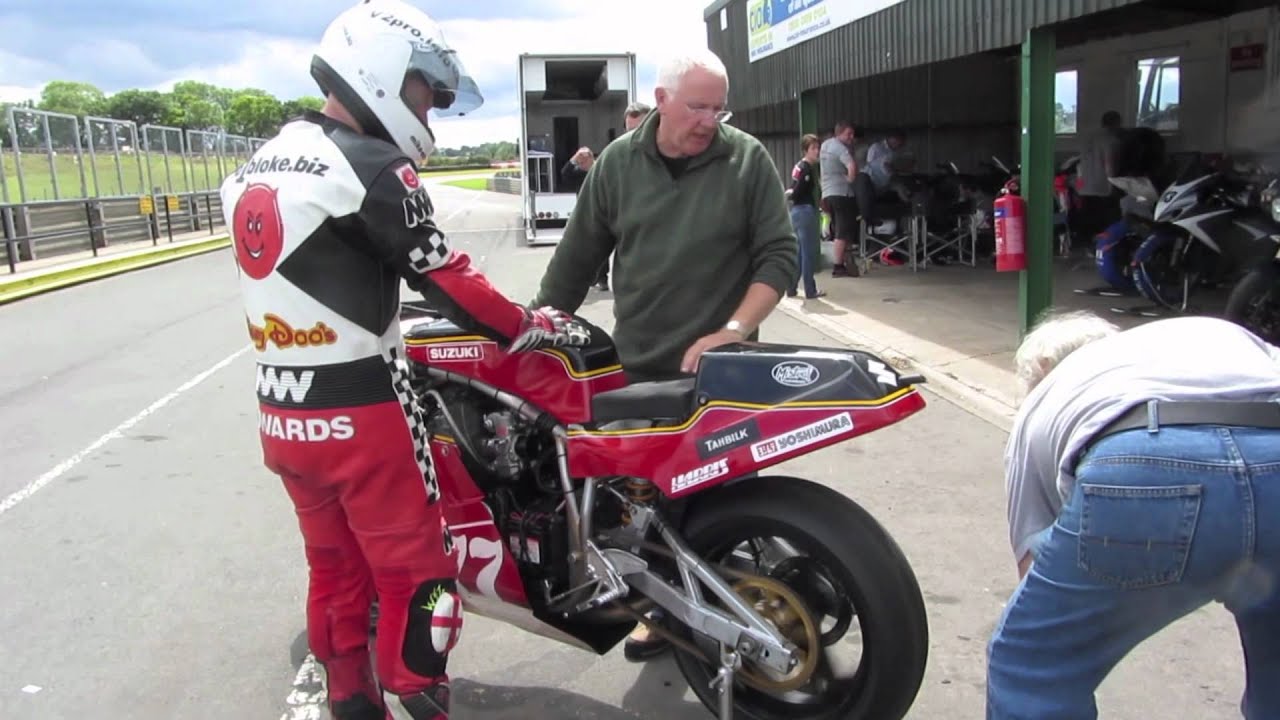 Mike Edwards tests Harris Suzuki XR69