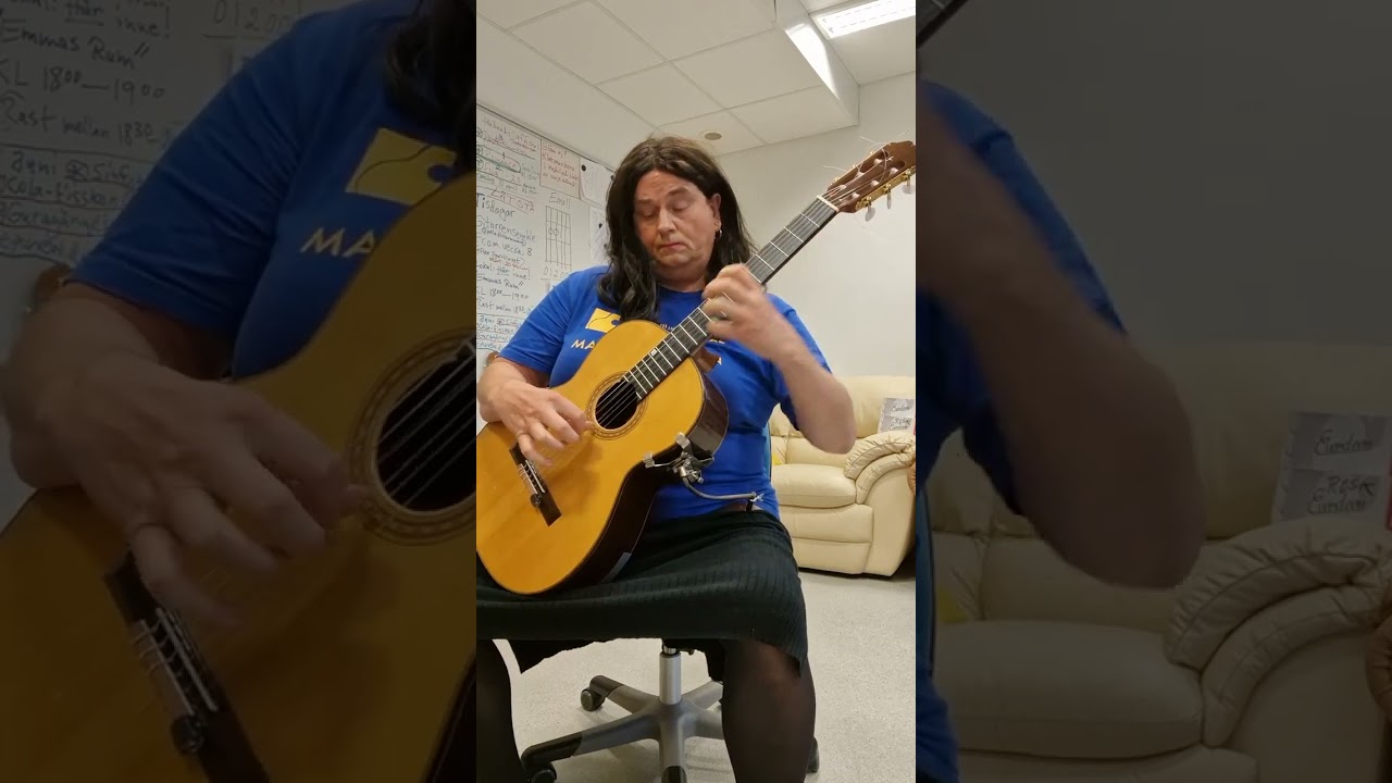 ✨️En kväll i juni✨️Låt av Lasse Berghagen Arr: Emma Nordin Gitarr66🪕🎶