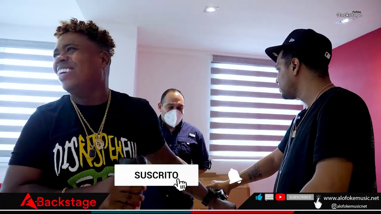 SANTIAGO MATIAS & DJ TOPO SE ENFRENTAN POR PATINETA ELECTRICA (ALOFOKE RADIO SHOW BACKSTAGE)