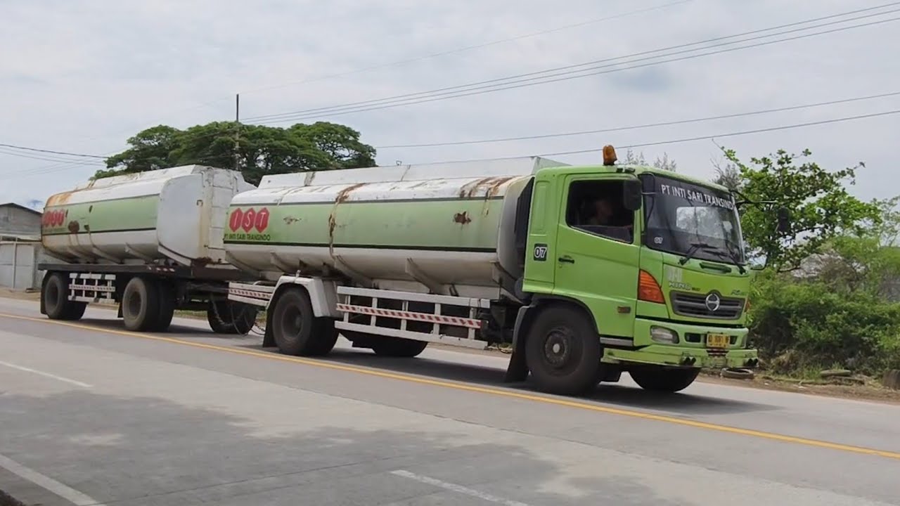 Truk Tangki Trailer Panjang Pertamina Isuzu, Truk Tangki Gandeng Panjang Fuso IST, Truk Kontainer UD