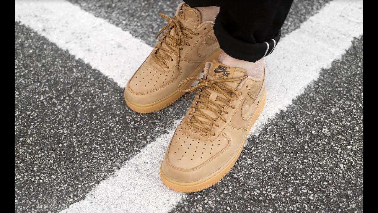 NIKE AIR FORCE 1 &rsquo;07 FLAX WHEAT - AA4061 200 - MATE