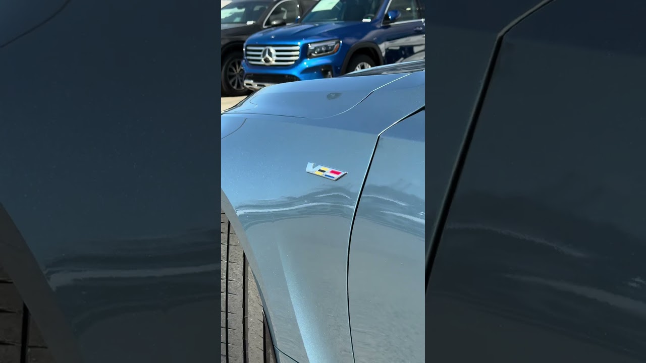 The 2023 Cadillac CT5-V Blackwing is so pretty.
