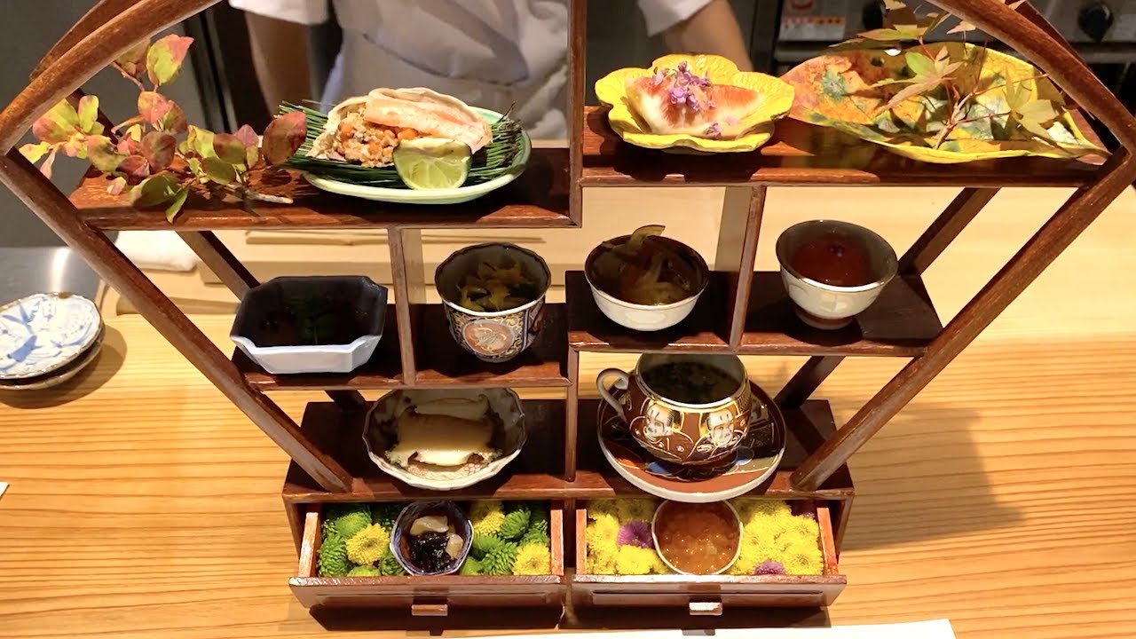 心安らぐ和空間で、和久傳出身の店主が織りなす四季折々の日本料理とこだわりの銘酒を 日本料理と日本酒 惠史 - 京都