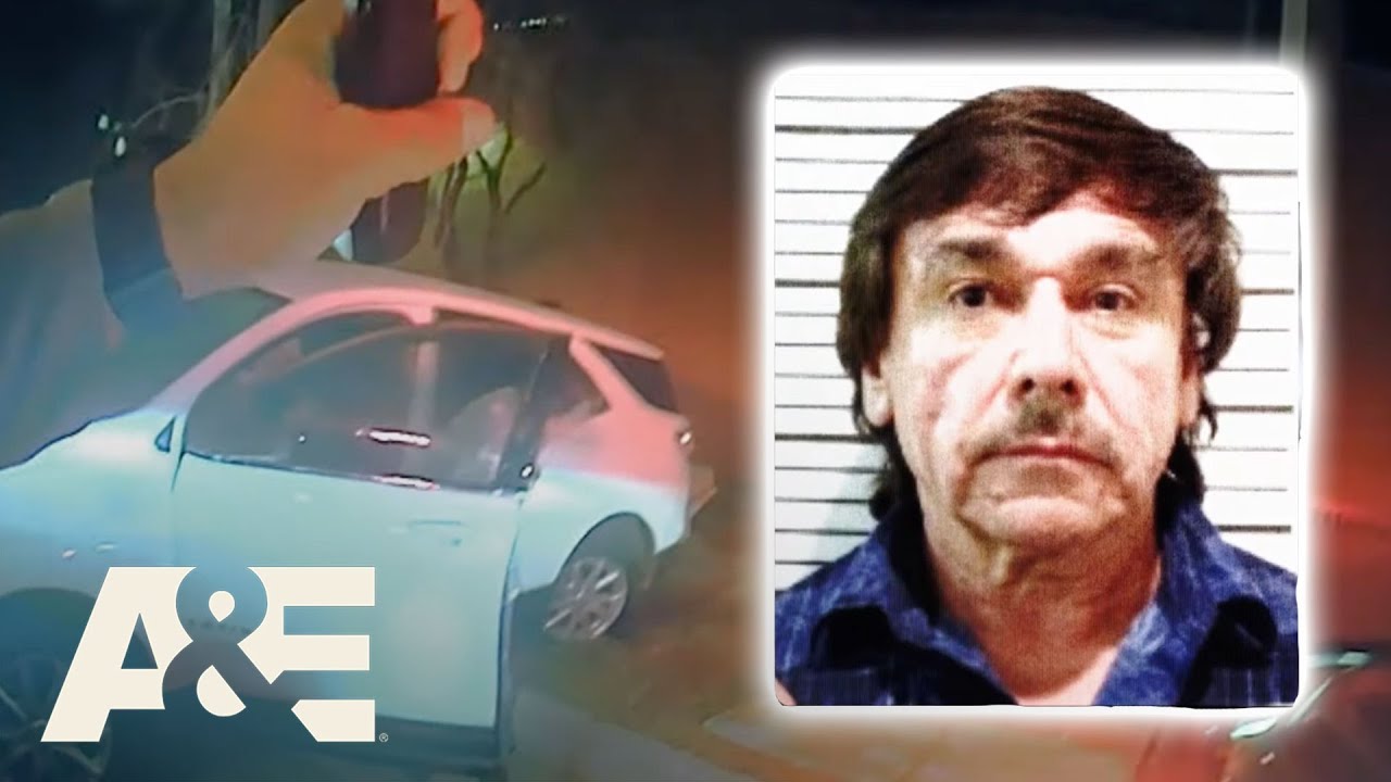Convicted Felon Flees Police, Tosses Items from Car When Cornered | Fugitives Caught on Tape | A&E