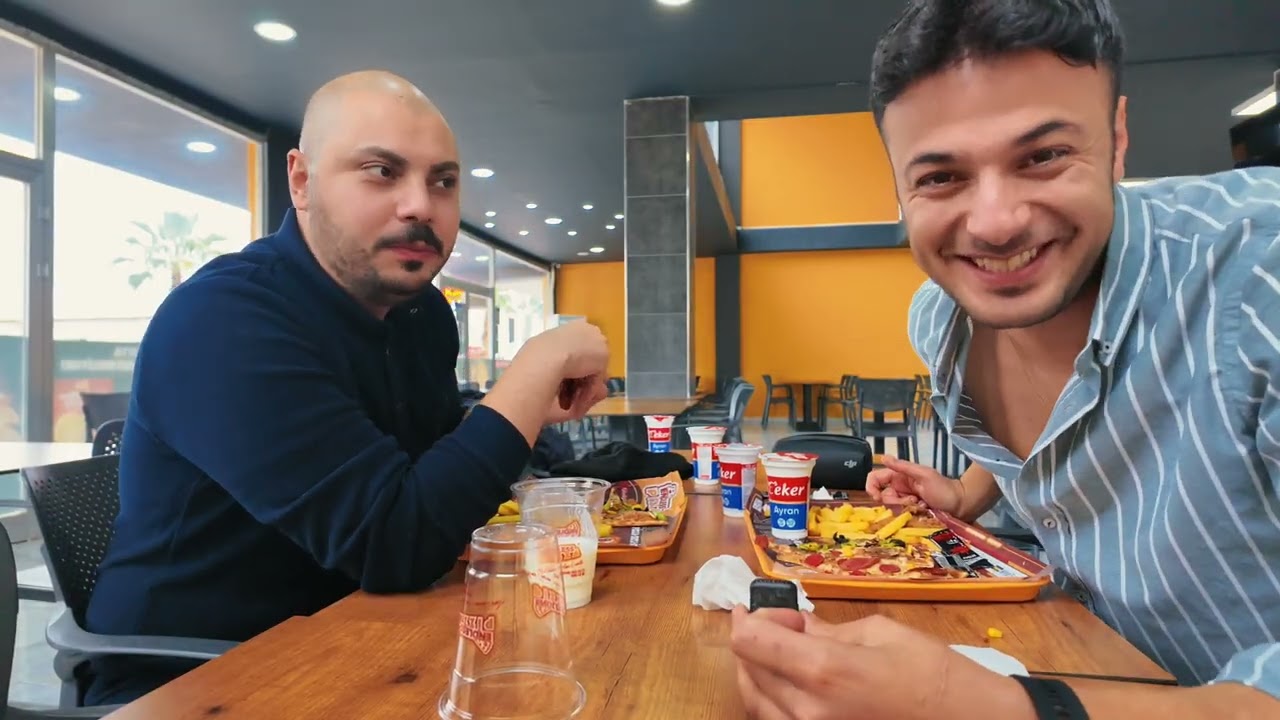 Endless pizza da sınırsız kendimize pizza yedik. Sakın denemeyin!