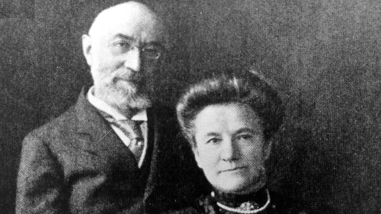 Isidor and Ida Straus: The Couple Who Never Let Go