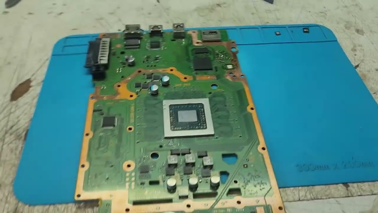 PS4 Slim Luz Azul Pulsante! Verificar antes de sair torrando APU e Memórias sempre é bom.