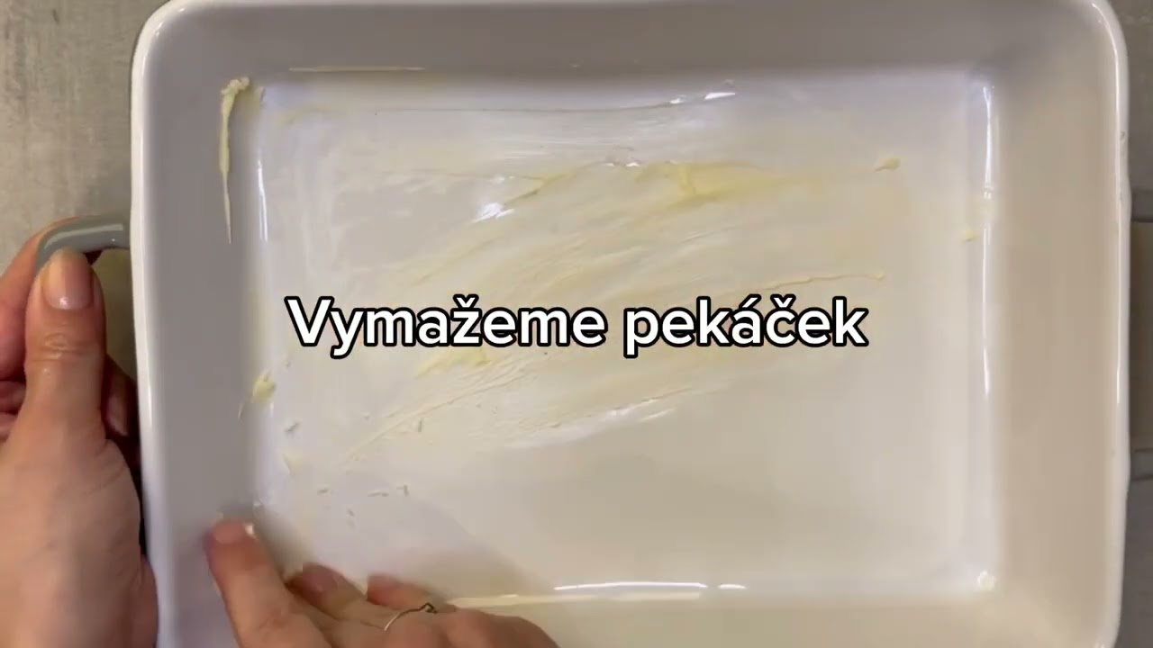 Pečeme lahodn&eacute; skořicov&eacute; &scaron;neky s kr&eacute;movou polevou #recepty #peceni #cookyCZ #sladk&eacute;
