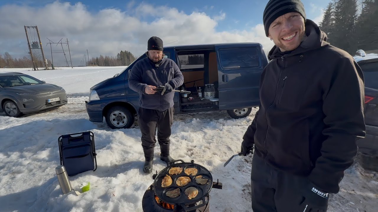 Rallimakkaraa ja-lettuja @ihanvaantero ja @Savonturaukko kanssa😋❤️