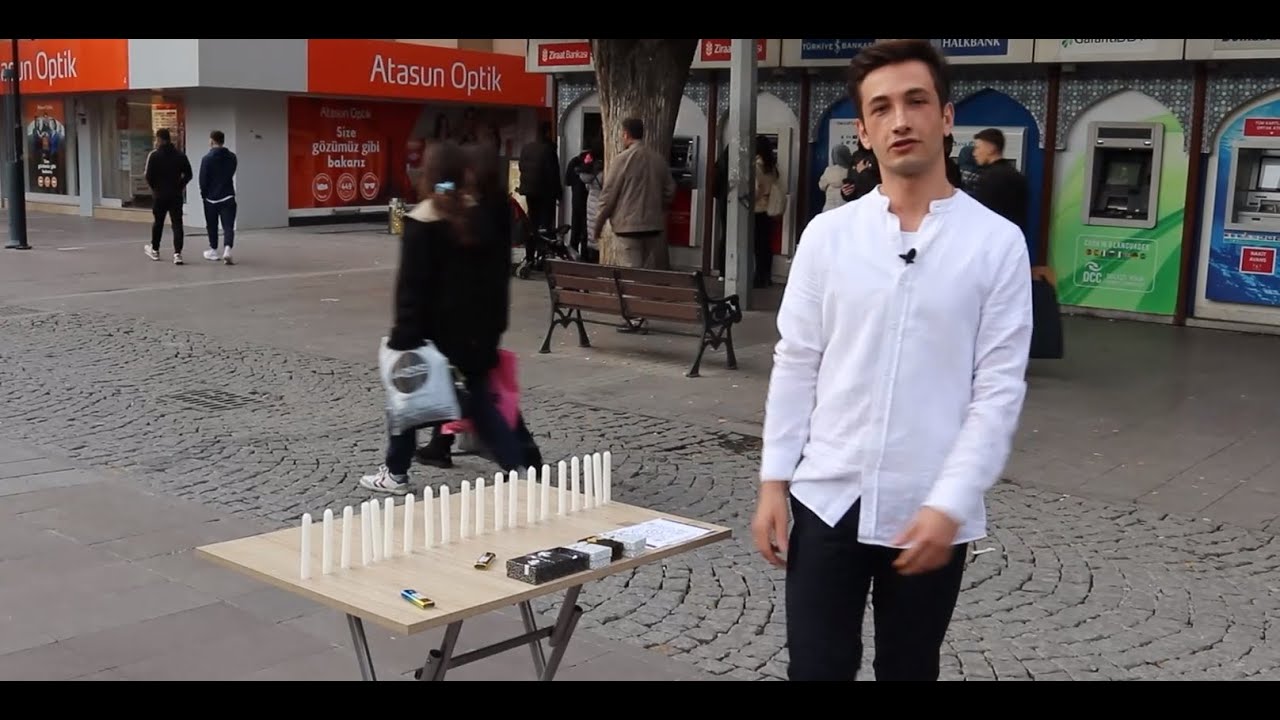 SOKAKTA TEK NEFES İLE 20 MUMU SÖNDÜR HEDİYEYİ KAZAN
