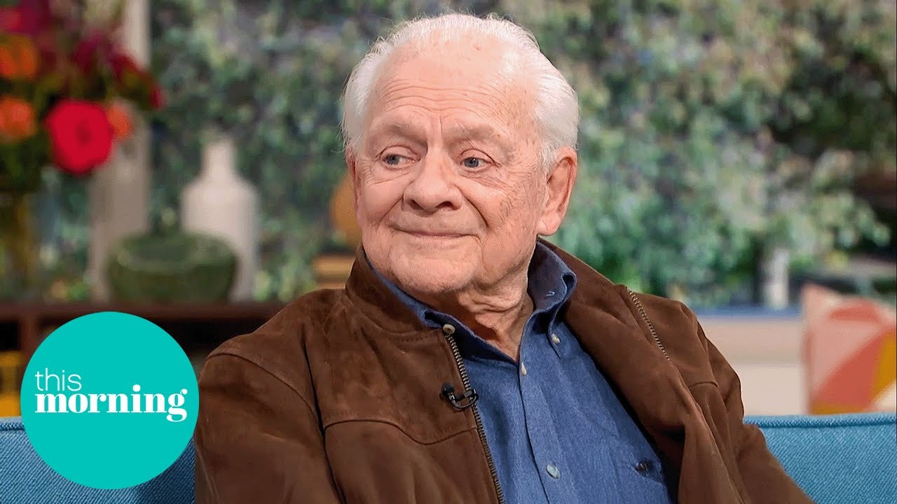 Sir David Jason: Haunted by Del Boy & Revealing Showbiz Secrets | This Morning