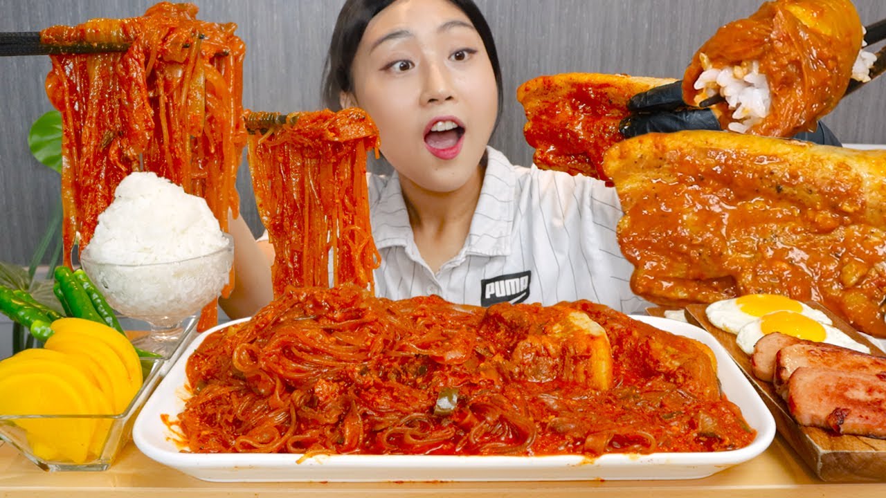 MUKBANG) 핵폭탄 통삼겹 김치찜💥+당면 잔뜩! 매운 김치찜 먹방 Spicy kimchi jjim Real sound asmr eating