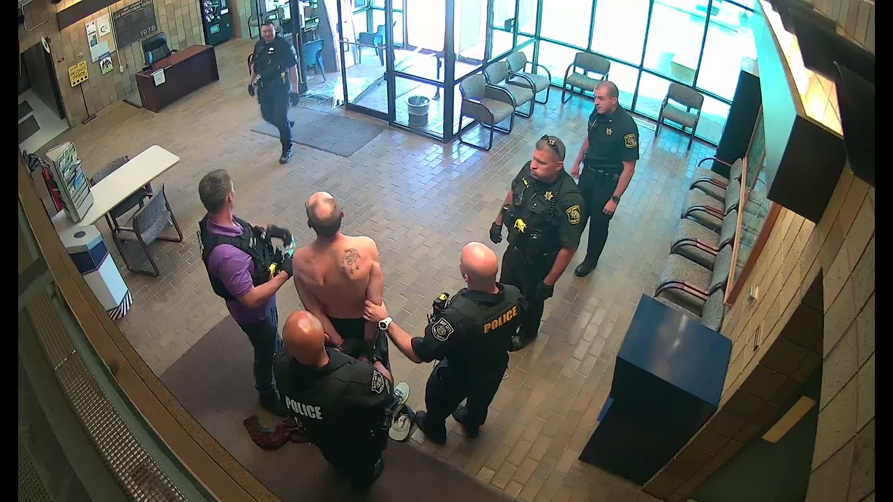 Paroled bank robber breaks into Bay County Law Enforcement Center