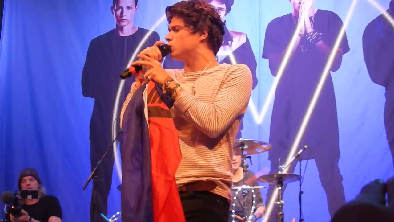 The Vamps - I Found A Girl (Fanfest Amsterdam)