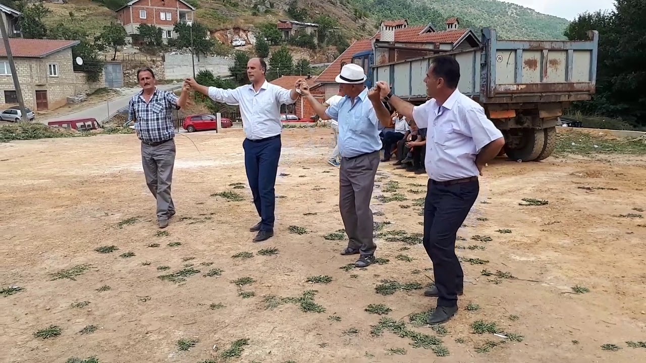 Valle Tradicionale Opojare-Brrut i Vogel